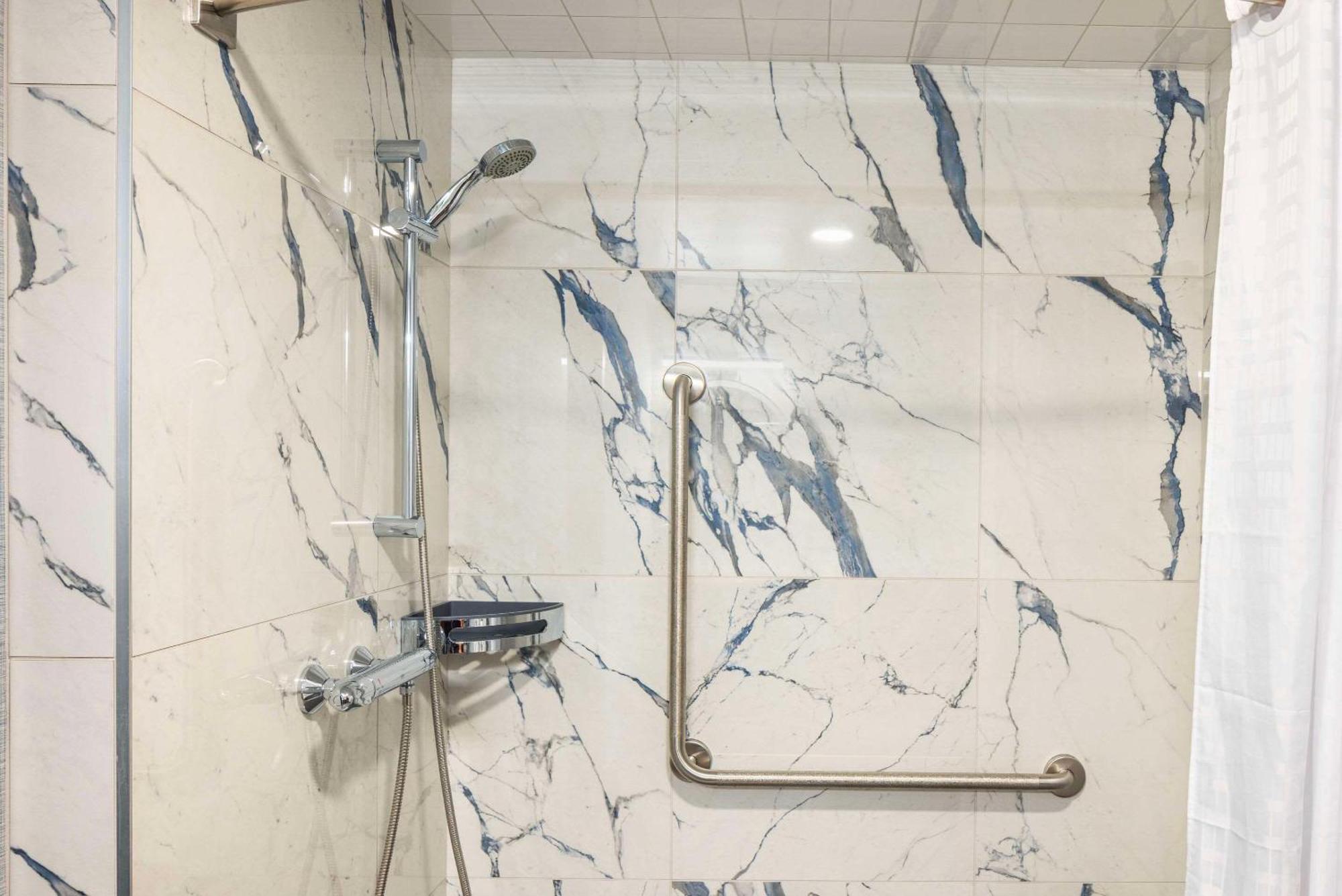 Quality Inn & Suites Леві Екстер'єр фото