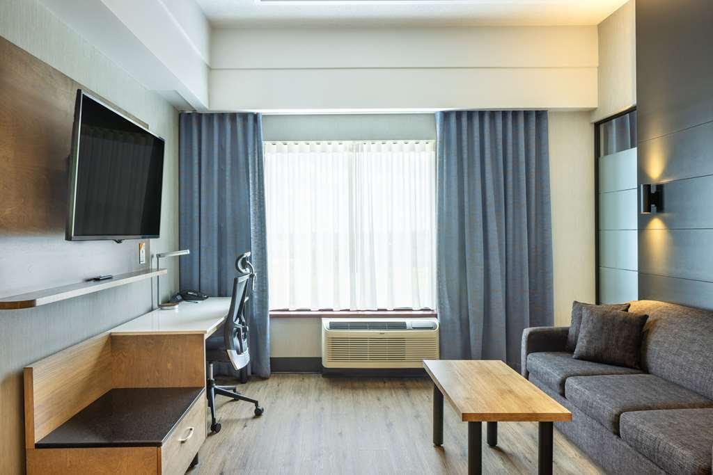 Quality Inn & Suites Леві Номер фото